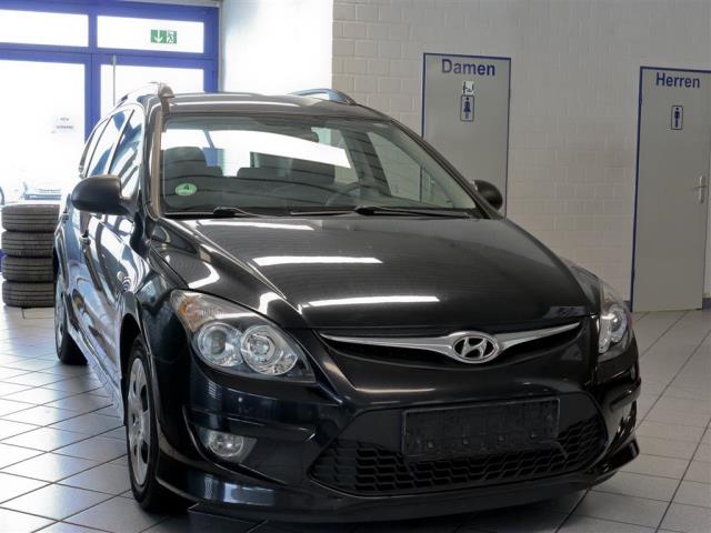Hyundai i30 Kombi  für nur 3.300,- € bei Hoffmann Automobile in Wolfsburg kaufen und sofort mitnehmen - Bild 15